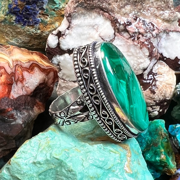 Malachite size 6.5 ring (Z-6) - Picture 2 of 9